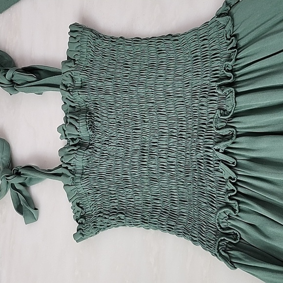 Ladies GREEN FULL LENGTH DRESS SIZE SMALL - Picture 3 of 8